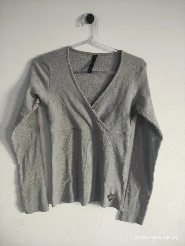 Blusa com mangas longas