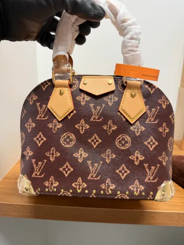 Bolsa Feminina Luxo Lv 1:1 usada estado de nova !