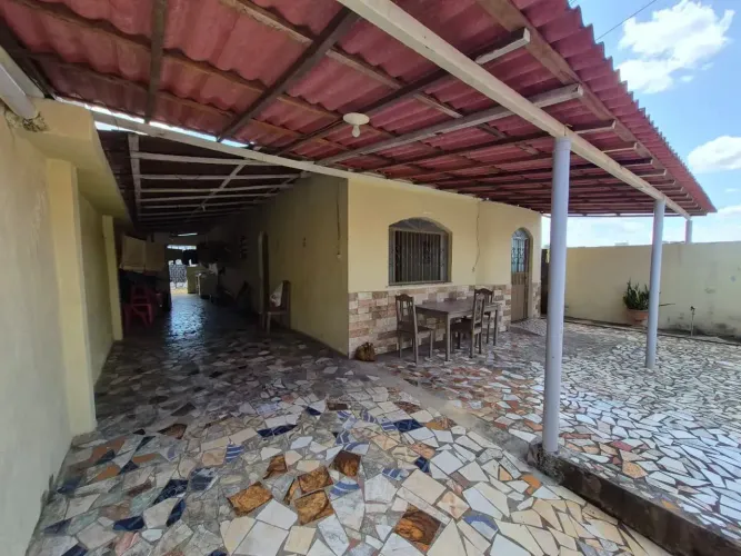 CASA TÉRREA À VENDA NOVA ESPERANÇA. 3 QUARTOS SENDO 1 SUITE E 3 VAGAS.