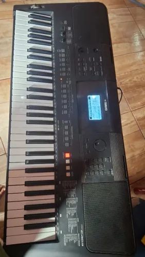 Teclado Yamaha PSR-E463.