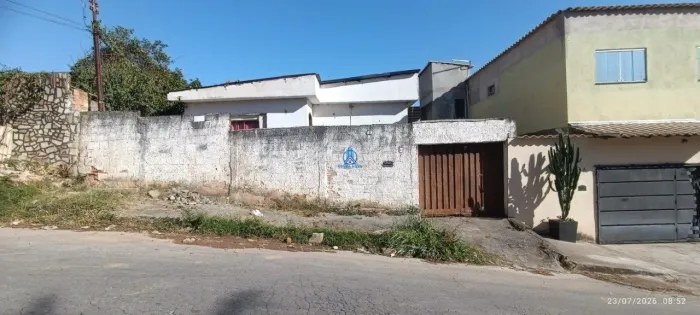 CASA NO BAIRRO CEREJEIRAS