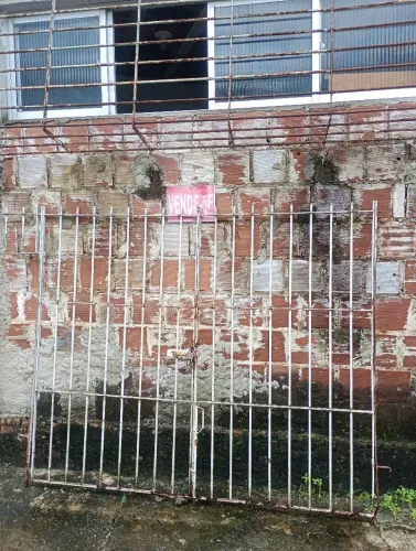 Vendo um portão de garagem 2 por 170  preço 700 falar com Josafá *27