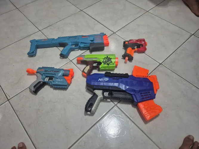 Armas nerf em estado excelente