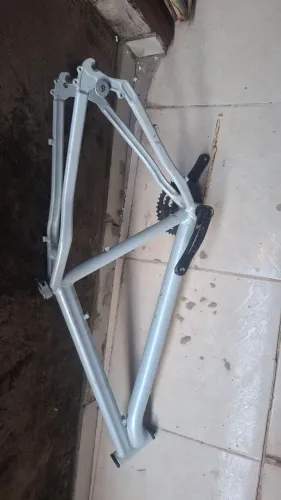vendo quadro de bike aro 29 + rodas completas e penus novos valores a negociar