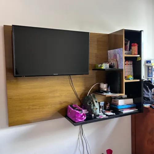 Painel de TV com nichos