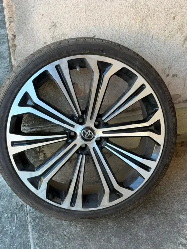 Roda Corolla aro 20 com pneus