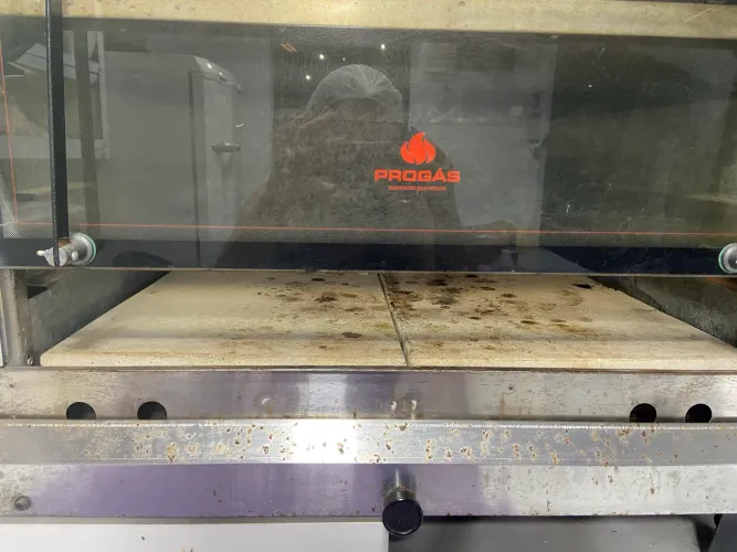 Forno refratário a gás / Vende se 