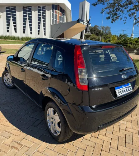 Ford Fiesta SE 1.6 8V Flex 5P 2014