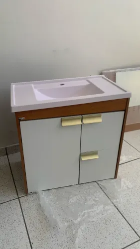 Gabinete de banheiro novo comprei mas não coube no meu banheiro valor negociável!!!!