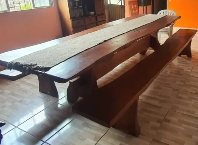 Mesa rústica de jaqueira