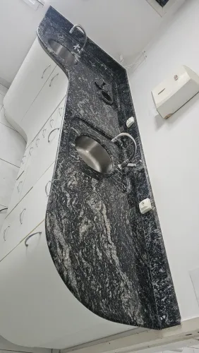 TAMPO DE GRANITO COM 2 CUBAS