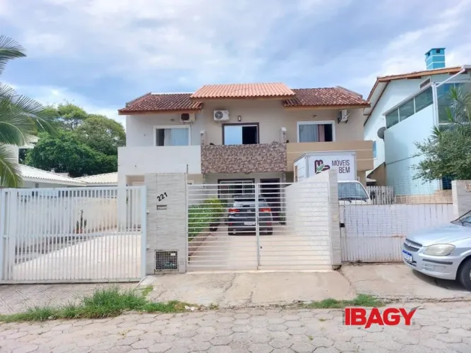 Excelente Casa 2 dormitório(s) em Ingleses do Rio Vermelho - Florianópolis