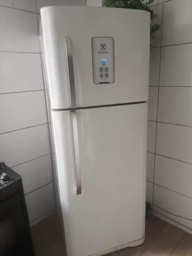 Eletrolux Frost free 