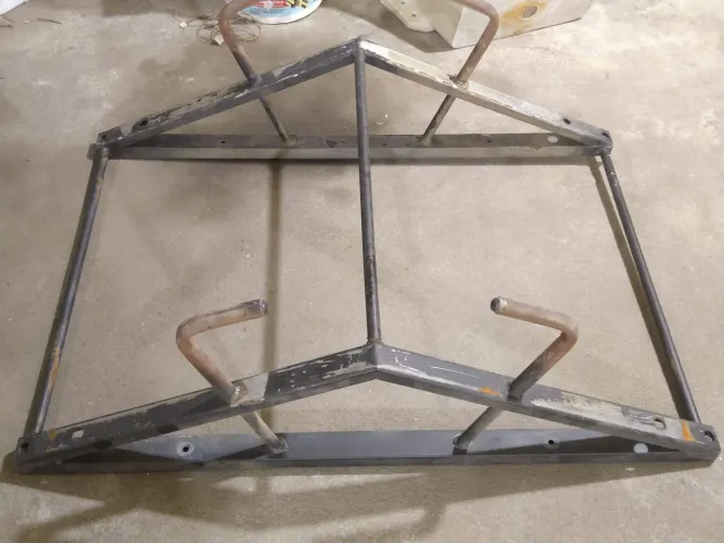 Suporte para escada em teto veículo.