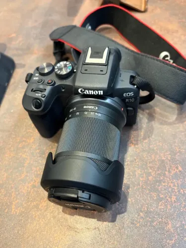 Canon EOS R10 RF-S18-150 mm F3.5-6.3