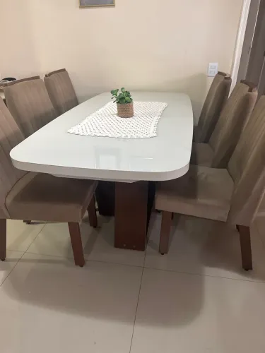 Mesa de jantar com 6 cadeiras