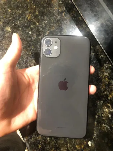 iPhone 11 128GB preto 