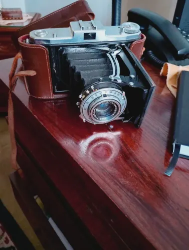 Máquina Fotográfica Antiga (Zeiss Ikon) - Colecionador