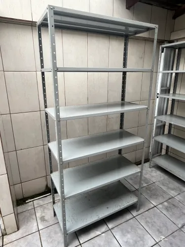 Prateleira de Metal com reforço duplo