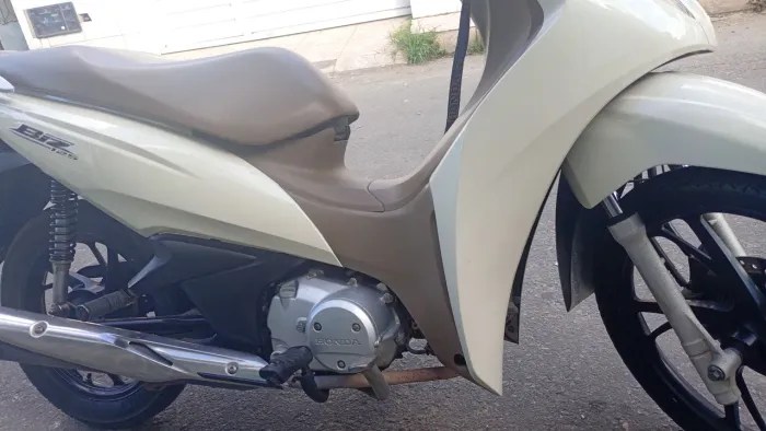 Vendo Honda biz 125 2023