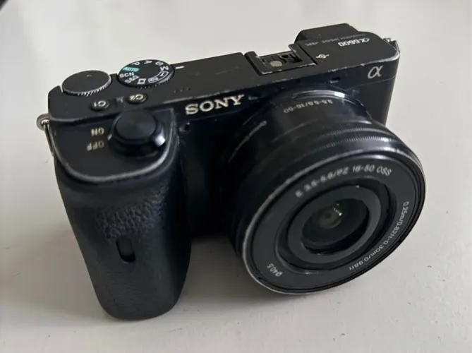 Pra vender logo! Camera Sony A6600 com lente