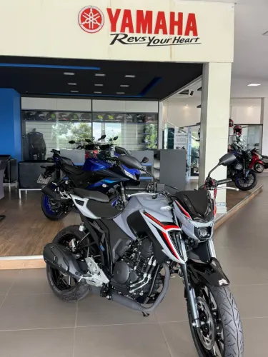 FZ25 26/26 2026 praticamente zero km (apenas 120 km)