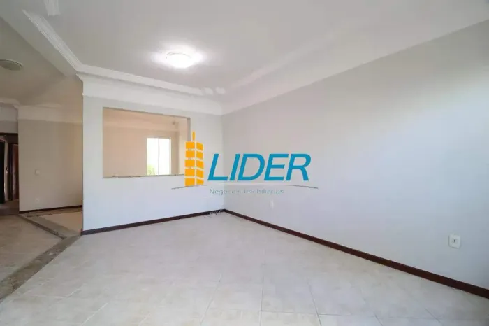 EXCELENTE CASA NO JARDIM KARAÍBA