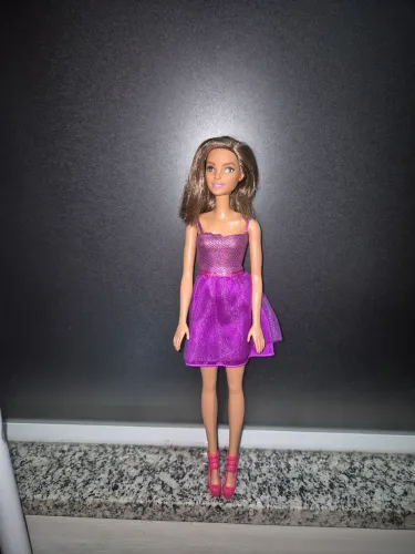 Boneca Barbie morena Mattel