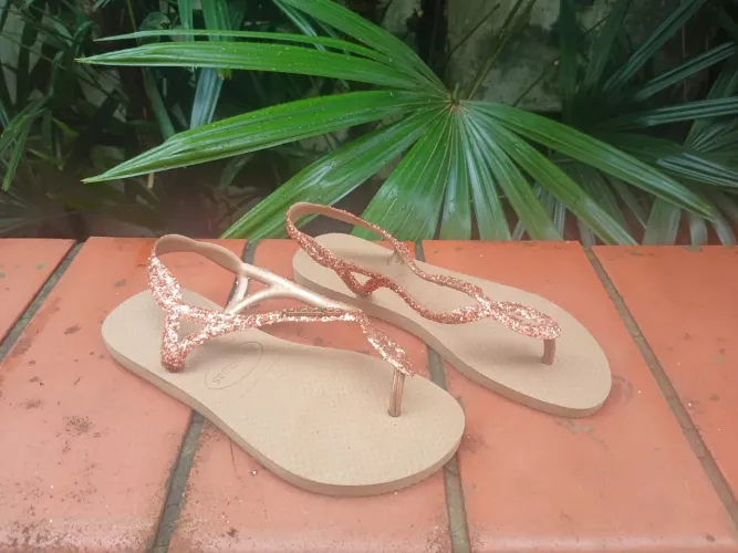 Sandália Havaianas Luna Premium II Glitter tamanho 33/34