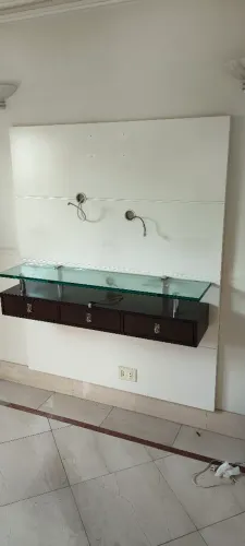 Painel de tv com suporte 