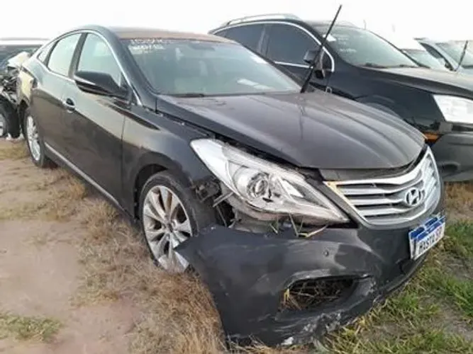 Peças sucatas Hyundai Azera 3.0 V6 motor câmbio freio suspensão lataria em geral