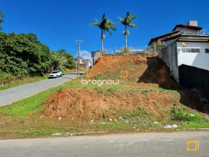 Terreno de esquina na Serraria SJ com 434 m2