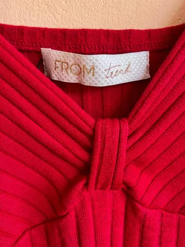 VESTIDO CANELADO VERMELHO FROM - NOVO