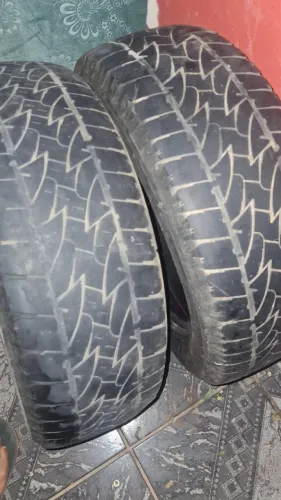 Par de pneus usados $120