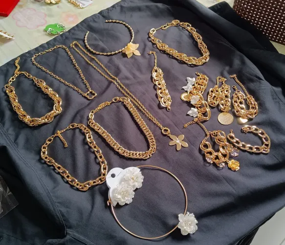 LOTE LINDO BIJUTERIAS NOVAS
