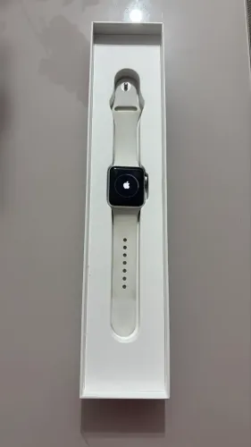 Apple Watch Series 3 38mm Prata + 4 Pulseiras