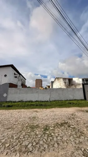 Imóvel para venda possui 602 metros quadrados em Sapiranga-Coité - Fortaleza - CE