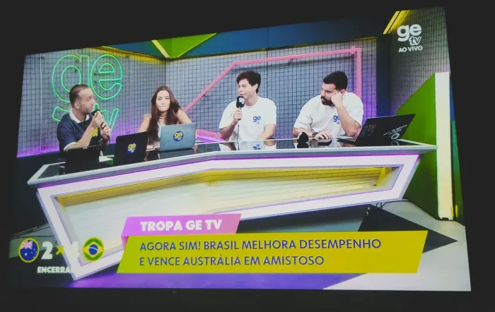 Smart TV HQ 43" Full HD Android - Único Dono (Na Caixa e Impecável)