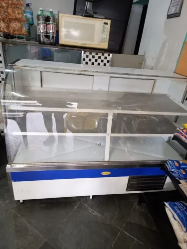 Balcão Refrigerado 1,5 metros - Expositor Comercial / Geladeira para Frios e Carnes