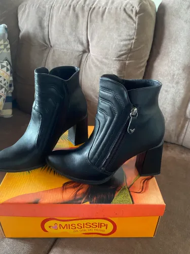 Bota cano curto 