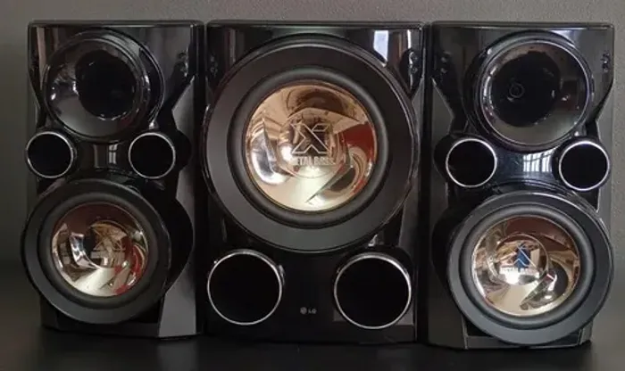 Caixa De Som LG 800 Watts Metal Bass Com Subwoofer (Usado)