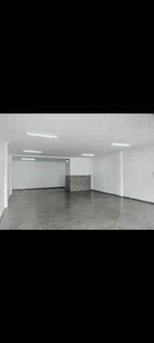 Alugo uma linda loja na Placa das Mercedes Núcleo Bandeirante Zap *!!!
