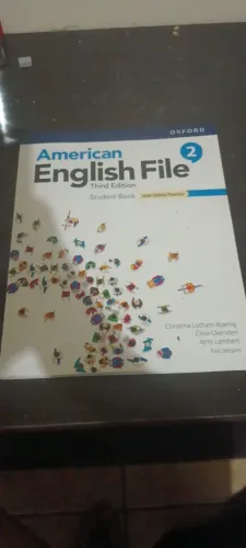 Livro American english file 2