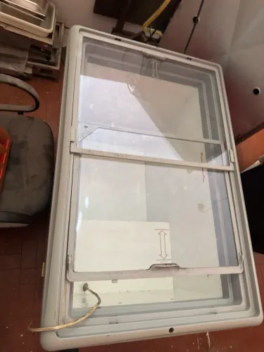 Freezer horizontal