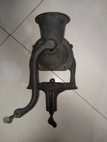 Moedor de café antigo