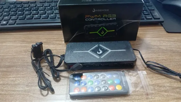 Controladora Rise Mode RGB 4 pinos , 8 portas rgb e pwm 12v , novo lacrado na caixa.