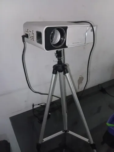 Projetor com TV Stick