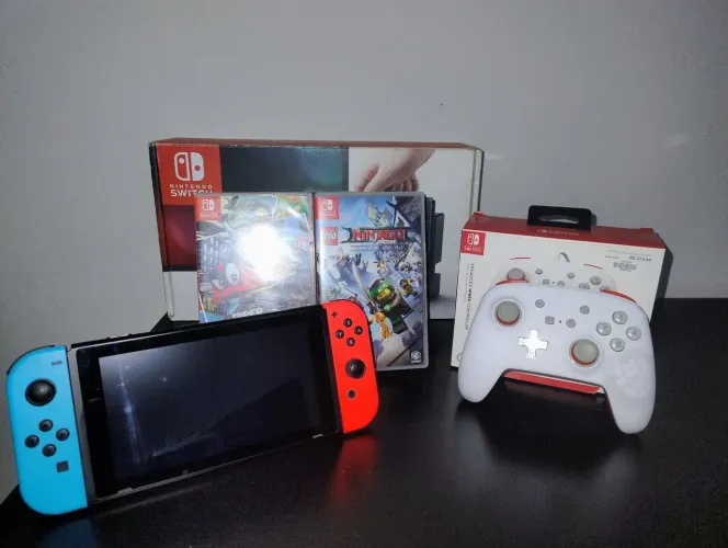 Nintendo Switch V1 32GB + Controle Pro + 2 Jogos - Ótimo Estado