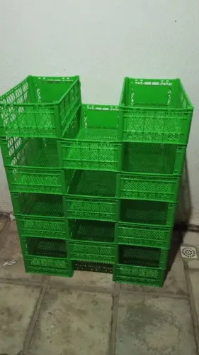 Vende-se estante de caixas plástica excelente para organizar seu negócio