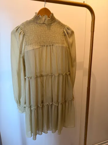 Vestido AVERARA (p) acompanha forro